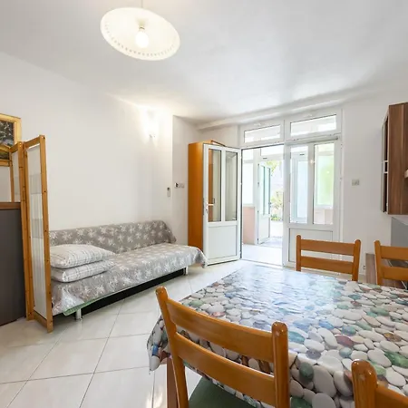 Vukadin * ماكارسكا