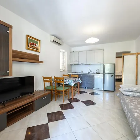 Vukadin ماكارسكا