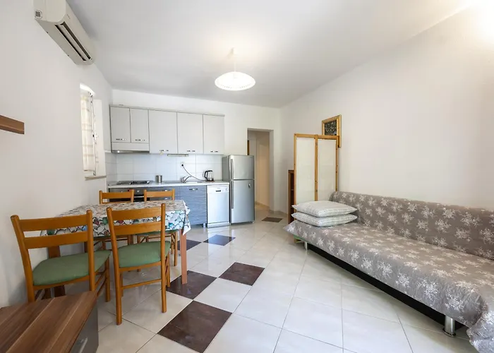 Vukadin Daire Makarska